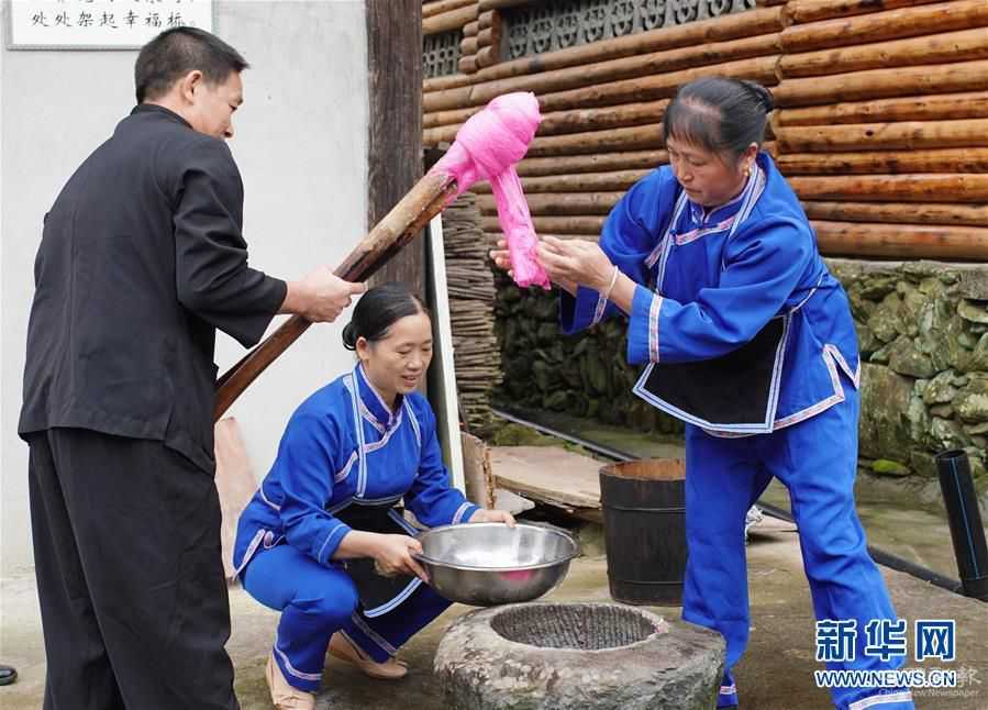 #(新华视界)(7)广西龙胜：深山苗寨油茶飘香