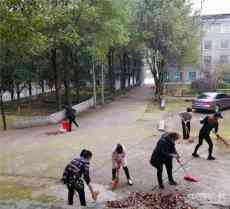 湖南邵东市广大师生“学雷锋见行动”