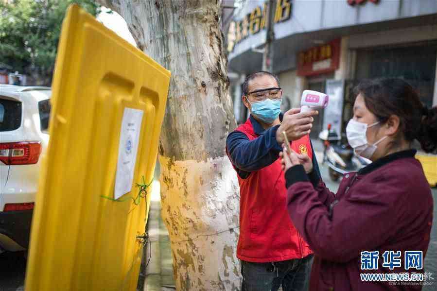 （在习近平新时代中国特色社会主义思想指引下——新时代新作为新篇章·习近平总书记关切事·图文互动）（6）疫情防控不减压　复工复产正加速——武汉“解封”满月观察