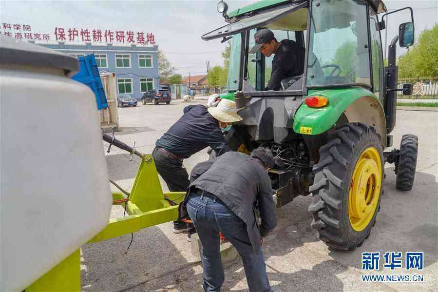 （在习近平新时代中国特色社会主义思想指引下——新时代新作为新篇章·习近平总书记关切事·图文互动）（10）让每一寸耕地都成为丰收的沃土——我国加强耕地保护推进“藏粮于地”