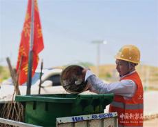 湖南新田: 郑海雄，擦亮乡村“靓丽底色”