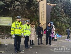 蓝山公安交警以“警”守“景”筑牢景区交通安全