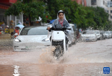 南宁遭遇暴雨