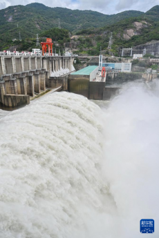 福建水口水电站开启今年第六次泄洪