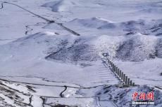 青海西宁至四川成都铁路四川段首座隧道顺利贯通